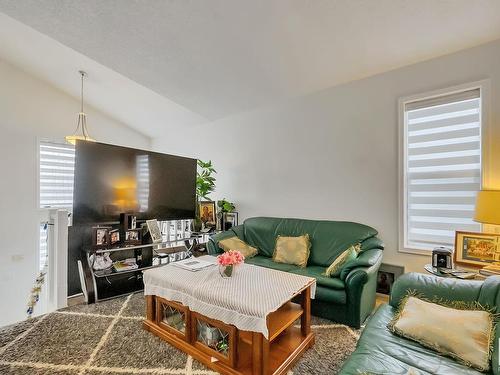 51 Durocher Street, St. Albert, AB - Indoor Photo Showing Living Room