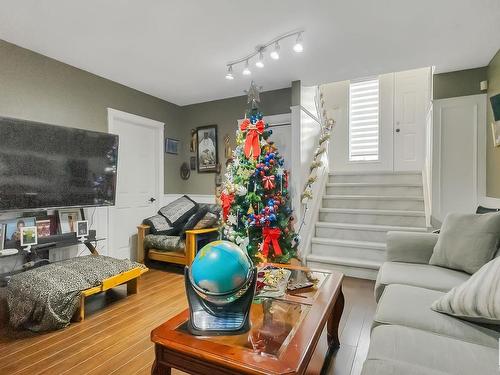 51 Durocher Street, St. Albert, AB - Indoor Photo Showing Living Room