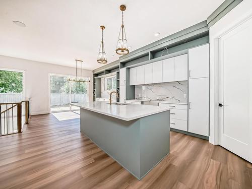 22 Meadowlink Point(E), Spruce Grove, AB - Indoor Photo Showing Kitchen