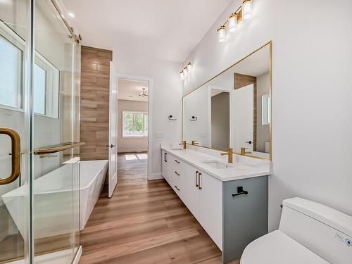 22 Meadowlink Point(E), Spruce Grove, AB - Indoor Photo Showing Bathroom