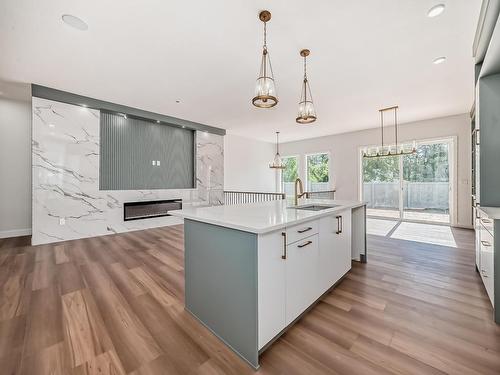 22 Meadowlink Point(E), Spruce Grove, AB - Indoor Photo Showing Kitchen