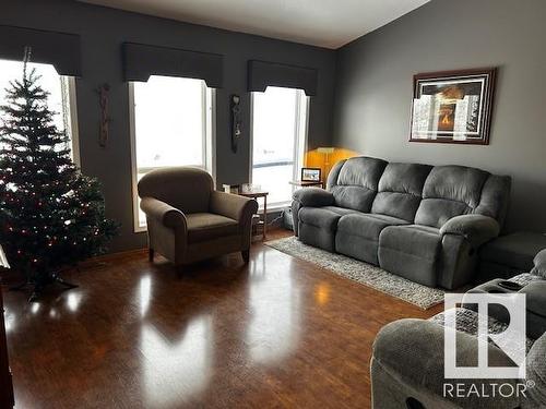 4428 56 Avenue, Lamont, AB - Indoor Photo Showing Living Room