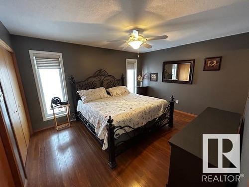 4428 56 Avenue, Lamont, AB - Indoor Photo Showing Bedroom