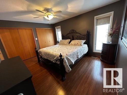 4428 56 Avenue, Lamont, AB - Indoor Photo Showing Bedroom