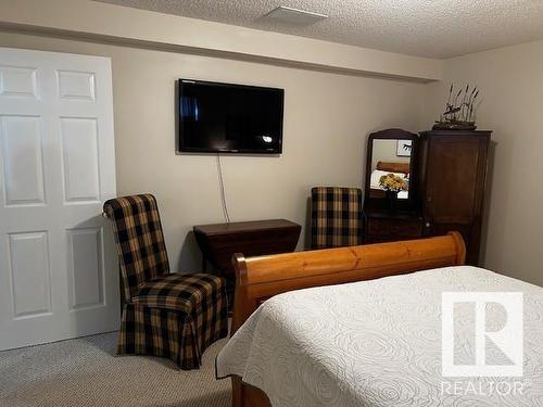 4428 56 Avenue, Lamont, AB - Indoor Photo Showing Bedroom