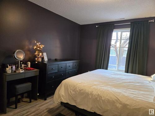 107 2098 Blackmud Creek Drive, Edmonton, AB - Indoor Photo Showing Bedroom