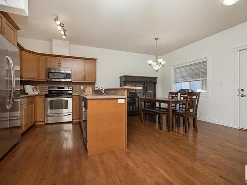 127 89 Rue Monette, Beaumont, AB - Indoor Photo Showing Kitchen