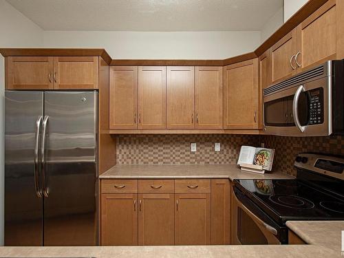 127 89 Rue Monette, Beaumont, AB - Indoor Photo Showing Kitchen