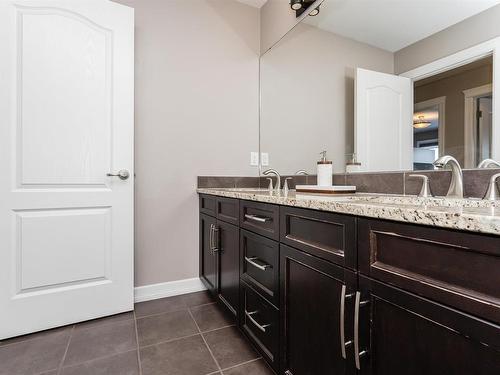 2307 Warry Court, Edmonton, AB - Indoor Photo Showing Bathroom