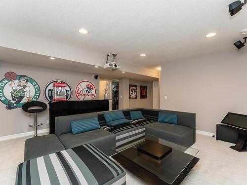 2307 Warry Court, Edmonton, AB - Indoor Photo Showing Living Room