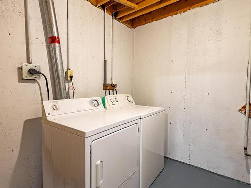 13247 47 Street, Edmonton, AB - Indoor Photo Showing Laundry Room