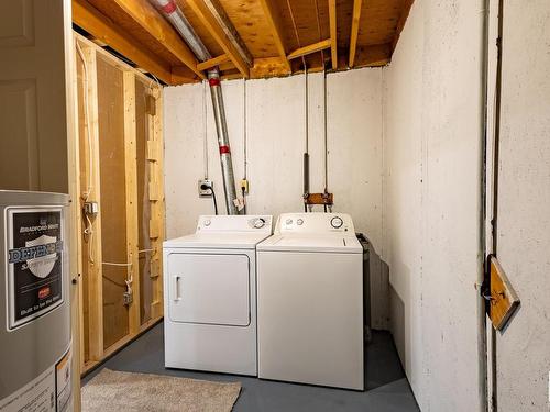 13247 47 Street, Edmonton, AB - Indoor Photo Showing Laundry Room