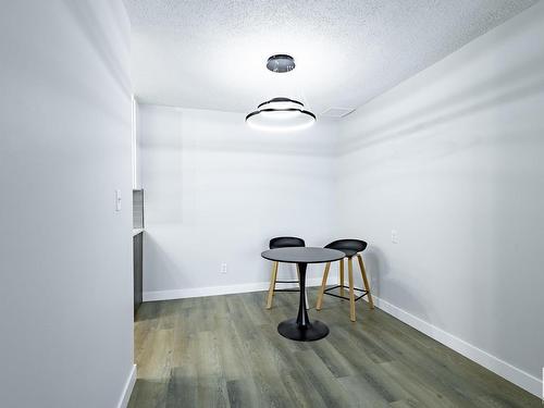 13247 47 Street, Edmonton, AB - Indoor Photo Showing Other Room