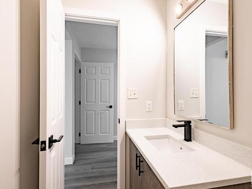 13247 47 Street, Edmonton, AB - Indoor Photo Showing Bathroom