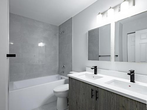 13247 47 Street, Edmonton, AB - Indoor Photo Showing Bathroom