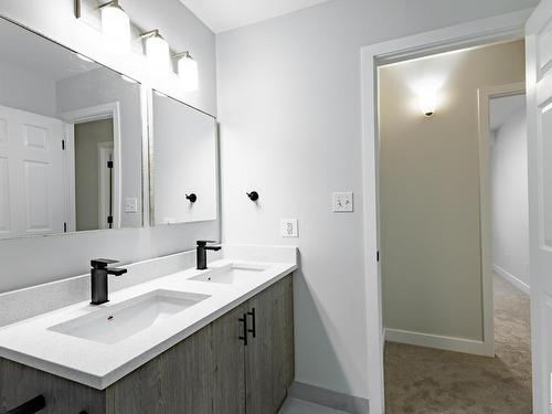 13247 47 Street, Edmonton, AB - Indoor Photo Showing Bathroom