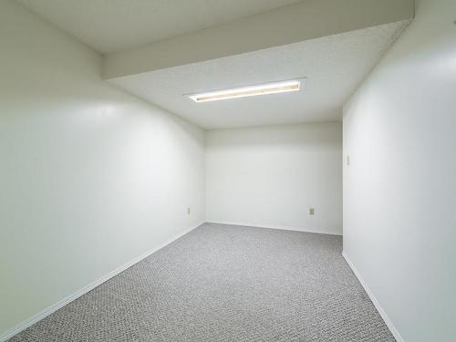 6416 17 Avenue, Edmonton, AB - Indoor Photo Showing Other Room