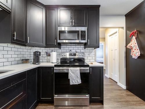 6416 17 Avenue, Edmonton, AB - Indoor Photo Showing Kitchen