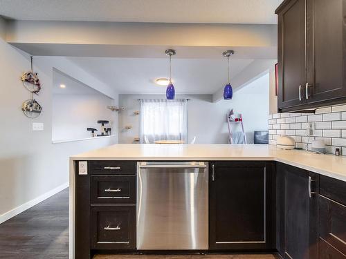 6416 17 Avenue, Edmonton, AB - Indoor Photo Showing Kitchen