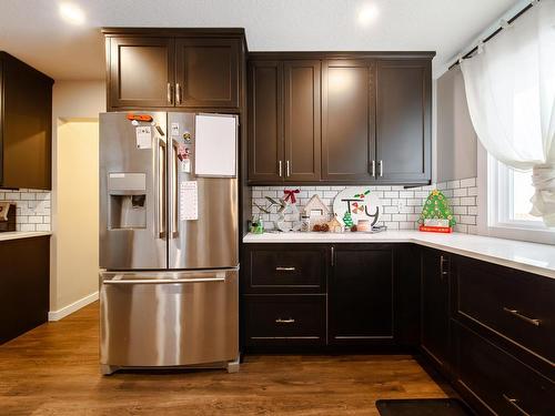 6416 17 Avenue, Edmonton, AB - Indoor Photo Showing Kitchen