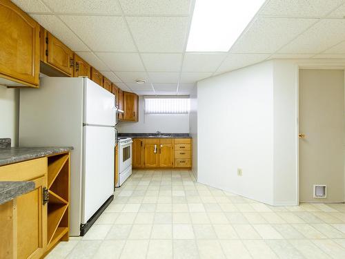 6416 17 Avenue, Edmonton, AB - Indoor Photo Showing Kitchen