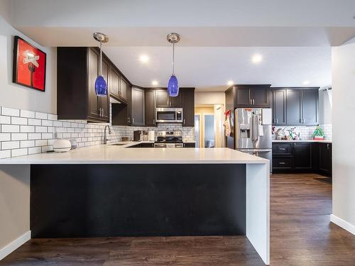 6416 17 Avenue, Edmonton, AB - Indoor Photo Showing Kitchen With Upgraded Kitchen