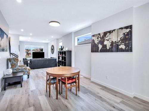 11345 111 Avenue, Edmonton, AB - Indoor Photo Showing Living Room