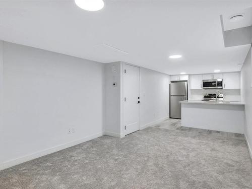 11345 111 Avenue, Edmonton, AB - Indoor Photo Showing Kitchen