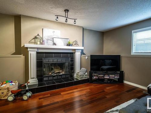 20 Darlington Dr, Sherwood Park, AB 