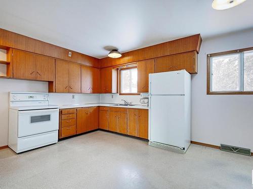 5110 57 Avenue, Leduc, AB - Indoor Photo Showing Kitchen