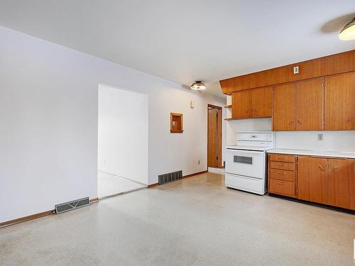 5110 57 Avenue, Leduc, AB - Indoor Photo Showing Kitchen