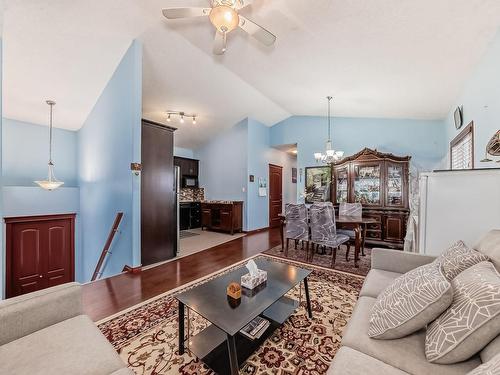 11916 91 Street, Edmonton, AB - Indoor Photo Showing Living Room