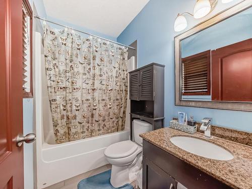 11916 91 Street, Edmonton, AB - Indoor Photo Showing Bathroom