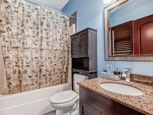 11916 91 Street, Edmonton, AB - Indoor Photo Showing Bathroom