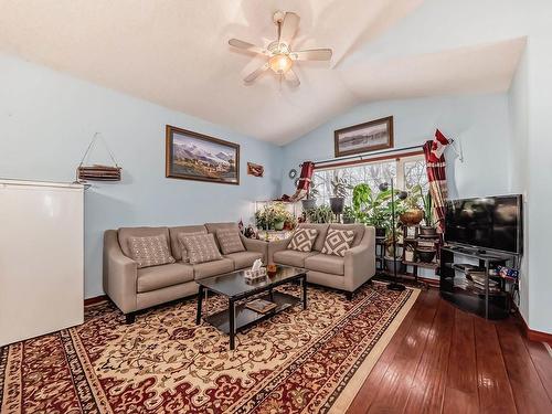 11916 91 Street, Edmonton, AB - Indoor Photo Showing Living Room