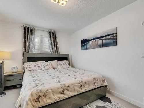 214 667 Watt Boulevard, Edmonton, AB - Indoor Photo Showing Bedroom