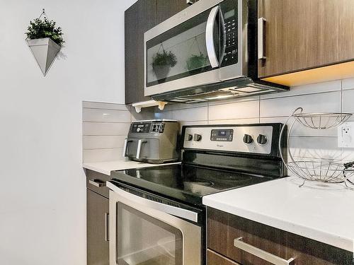 214 667 Watt Boulevard, Edmonton, AB - Indoor Photo Showing Kitchen