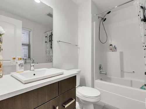 214 667 Watt Boulevard, Edmonton, AB - Indoor Photo Showing Bathroom