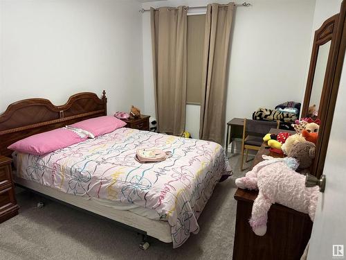 461 Dunluce Road, Edmonton, AB - Indoor Photo Showing Bedroom