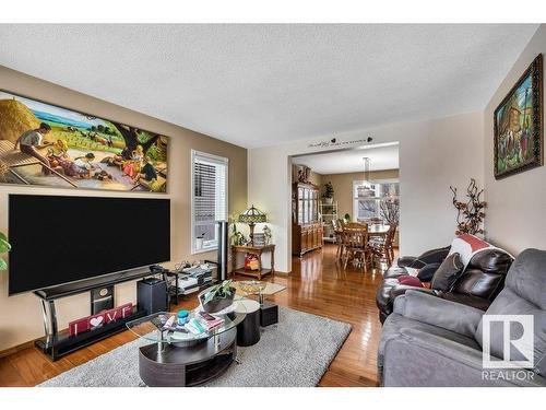 111 Parkview Drive, Wetaskiwin, AB - Indoor Photo Showing Living Room