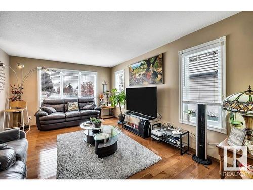 111 Parkview Drive, Wetaskiwin, AB - Indoor Photo Showing Living Room