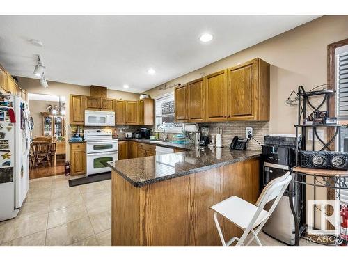 111 Parkview Drive, Wetaskiwin, AB - Indoor Photo Showing Kitchen