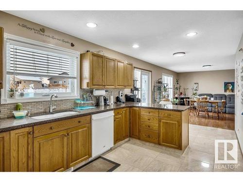 111 Parkview Drive, Wetaskiwin, AB - Indoor Photo Showing Kitchen