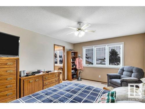 111 Parkview Drive, Wetaskiwin, AB - Indoor Photo Showing Bedroom