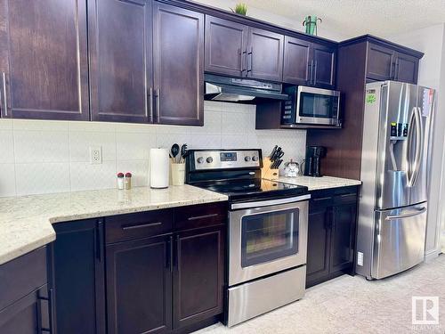 293 Desrochers Boulevard, Edmonton, AB - Indoor Photo Showing Kitchen