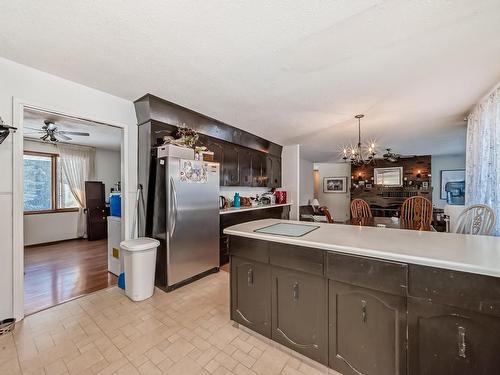 27 52212 Rge Road 274 Nw, Rural Parkland County, AB - Indoor Photo Showing Kitchen