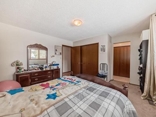 27 52212 Rge Road 274 Nw, Rural Parkland County, AB - Indoor Photo Showing Bedroom