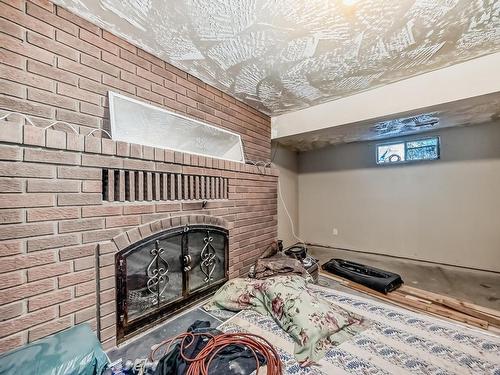 27 52212 Rge Road 274 Nw, Rural Parkland County, AB - Indoor With Fireplace