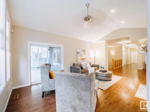 45 18343 Lessard Road, Edmonton, AB - Indoor Photo Showing Living Room