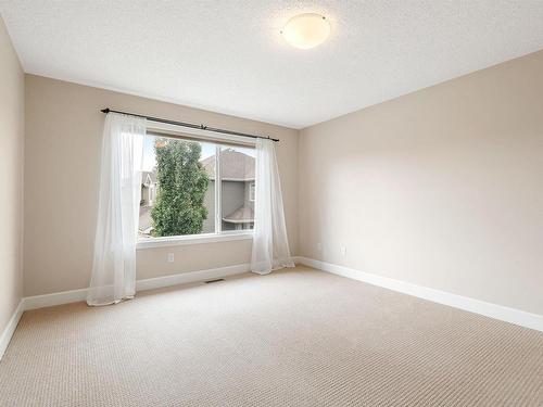 3231 Whitelaw Drive, Edmonton, AB - Indoor Photo Showing Other Room